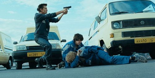 Evgeniy Kharlanov, Pavel Priluchnyy, and Tikhon Zhiznevskiy in Hooked (2009)