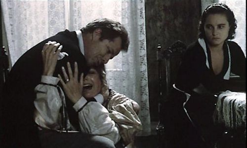 Susan Fleetwood, Valérie Mairesse, and Sven Wollter in The Sacrifice (1986)