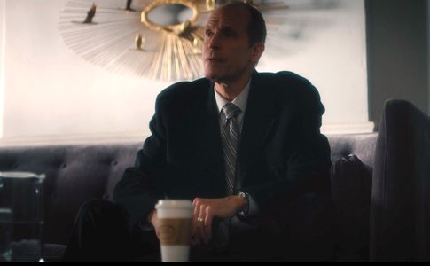 Craig Wroe as Detective Chris Kelly on the Netflix series 