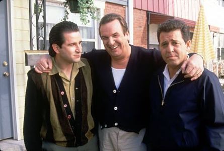 Danny Aiello, Anthony LaPaglia, and Frank Pesce in 29th Street (1991)