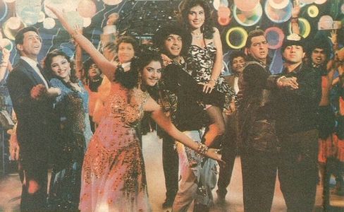 Divya Bharti, Sunny Deol, Chunky Pandey, and Sonam in Vishwatma (1992)