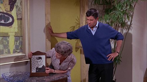 Jerry Lewis, Thelma Ritter, and Dany Saval in Boeing, Boeing (1965)