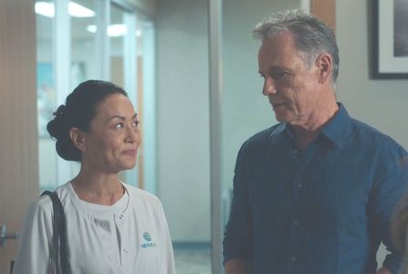 Bruce Greenwood and Amy Hui in The Resident (2018)