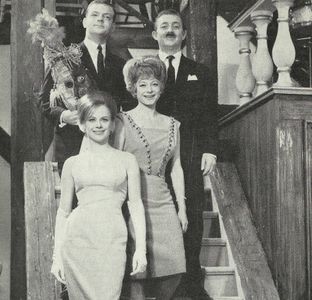 Judy Gringer, Ebbe Langberg, Buster Larsen, and Birgitte Reimer in Når enden er go' (1964)