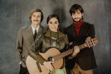 Nao Albet, Candela Serrat, and Félix Herzog in Cançó per a tu (2018)