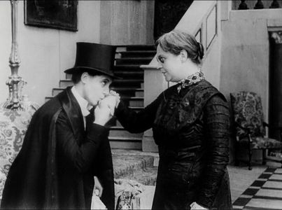 Margarete Kupfer and Ossi Oswalda in I Don't Want to Be a Man (1918)