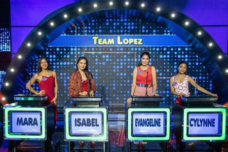 Maria Isabel Lopez, Evangeline Pascual, Cylynne Mationg, and Mara Lopez in Family Feud Philippines (2022)
