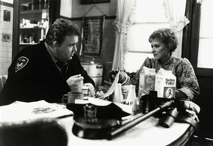 Maureen O'Hara and John Candy in Only the Lonely (1991)