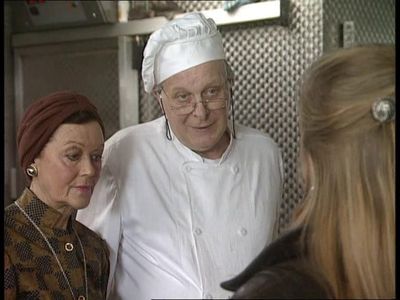 Marina de Graaf, Pim Lambeau, and Ger Smit in Vrouwenvleugel (1993)