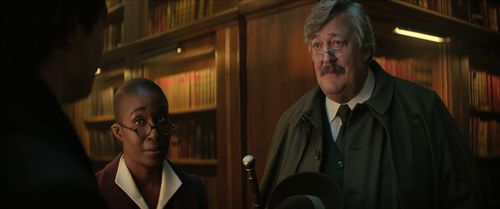 Stephen Fry and Vivienne Acheampong in The Sandman (2022)