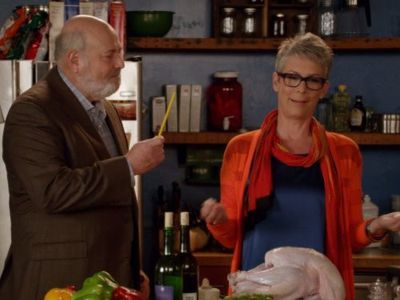 Jamie Lee Curtis and Rob Reiner in New Girl (2011)