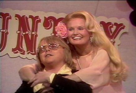 Lynn Anderson and Paul Williams in The Brady Bunch Variety Hour (1976)