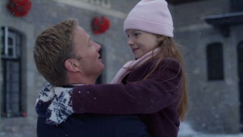 Rupert Penry-Jones and Ellie Botterill in Crown for Christmas (2015)