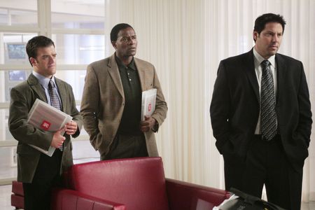 Greg Grunberg, Carl Lumbly, and Kevin Weisman in Alias (2001)