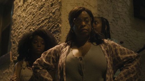 Niecy Nash and Dia Nash in Dahmer - Monster: The Jeffrey Dahmer Story (2022)