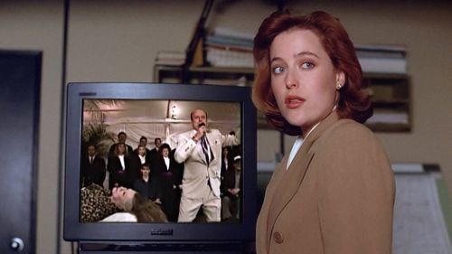 Gillian Anderson and George Gerdes in The X-Files (1993)