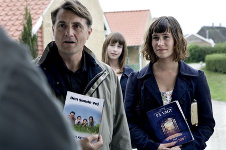 Jens Jørn Spottag, Sarah Juel Werner, and Rosalinde Mynster in Worlds Apart (2008)
