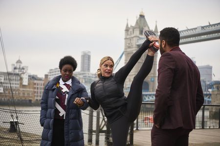 Mary McCormack, Samuel Anderson, and Lolly Adefope in Loaded (2017)