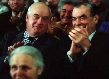 Pyotr Glebov and Evgeniy Morgunov in Premyera v Sosnovke (1986)