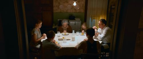 Dennis Quaid, Bonnie Bedelia, Joelle Carter, Mason Gillett, Jesse Berry, and Hailey Bithell in The Hill (2023)