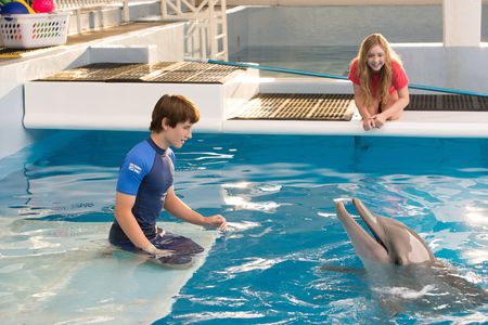 Winter The Dolphin, Nathan Gamble, Cozi Zuehlsdorff, and Winter in Dolphin Tale 2 (2014)