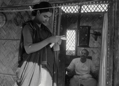 Bijon Bhattacharya and Supriya Choudhury in The Cloud-Capped Star (1960)