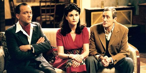 Elizabeth Carling, Nicholas Lyndhurst, and David Benson in Goodnight Sweetheart (1993)