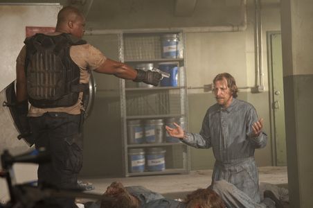 Lew Temple and Irone Singleton in The Walking Dead (2010)