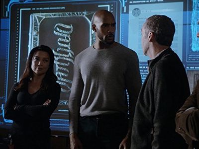 Ming-Na Wen and Henry Simmons in Agents of S.H.I.E.L.D. (2013)