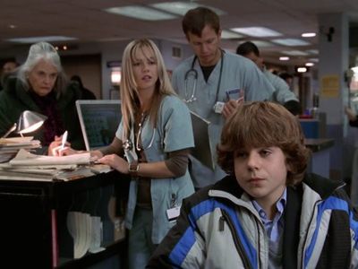 Linda Cardellini, Kip Pardue, Lois Smith, and Dominic Janes in ER (1994)