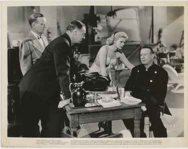 Jerome Cowan, Bert Lahr, Virginia Mayo, and Julius Tannen in Always Leave Them Laughing (1949)