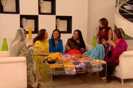 Sushmita Mukherjee, Amrita Singh, and Vidya Sinha in Kkavyanjali: Episode #1.11 (2005)