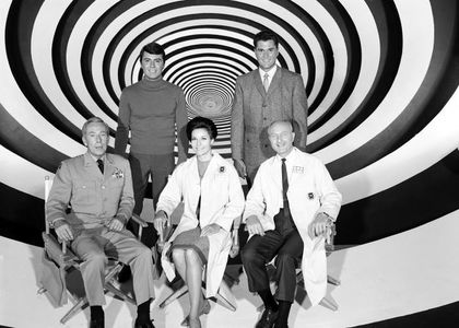 Whit Bissell, Robert Colbert, James Darren, Lee Meriwether, and John Zaremba in The Time Tunnel (1966)