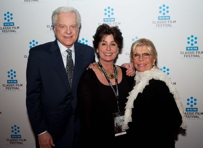 Nancy Sinatra, Robert Osborne, and Tina Sinatra
