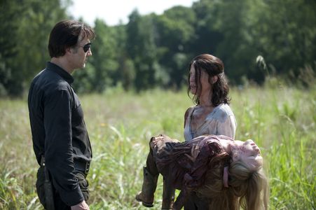 David Morrissey, Audrey Marie Anderson, and Meyrick Murphy in The Walking Dead (2010)