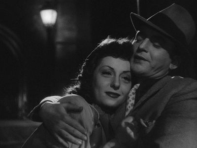Paul Bernard and Viviane Romance in Panique (1946)