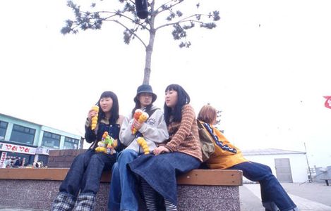 Yo-won Lee, Ji-young Ok, Eung-sil Lee, and Eung-ju Lee in Take Care of My Cat (2001)