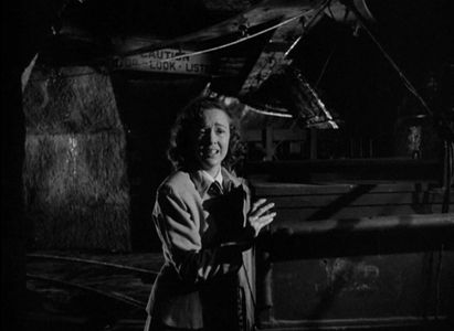 Allene Roberts in Union Station (1950)
