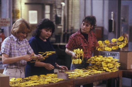 Roseanne Barr, Laurie Metcalf, and Natalie West in Roseanne (1988)