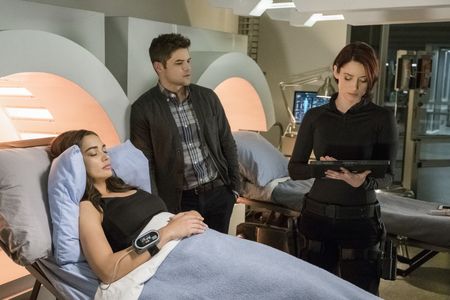 Chyler Leigh, Jeremy Jordan, and Amy Jackson in Supergirl (2015)