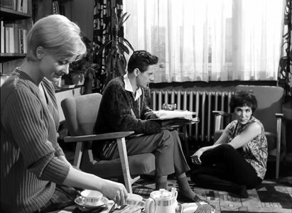 Jana Brejchová, Hana Hegerová, and Ivan Mistrík in Nedele ve vsední den (1962)