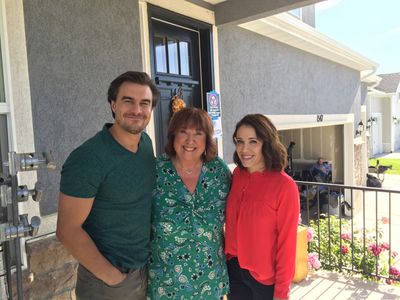 Marla Sokoloff, Melanie Haynes, and Rob Mayes in The Road Home for Christmas (2019)