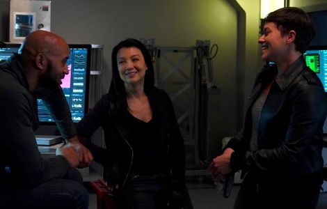 Ming-Na Wen, Henry Simmons, and Briana Venskus in Agents of S.H.I.E.L.D. (2013)