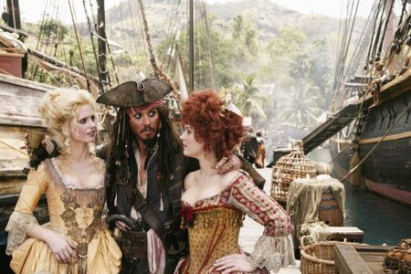 Johnny Depp, Vanessa Branch, and Lauren Maher in Pirates of the Caribbean: At World's End (2007)