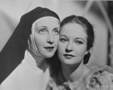 Evelyn Venable and Dorothea Wieck in Cradle Song (1933)