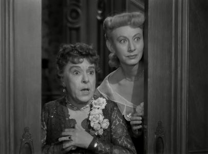 Victoria Horne and Josephine Hull in Harvey (1950)