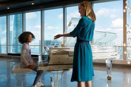 Rose Byrne and Quvenzhané Wallis in Annie (2014)