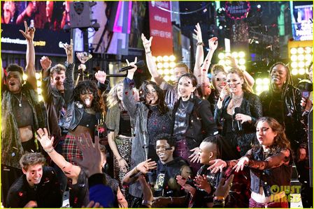 New Year's Rockin' Eve with Alanis Morissette
