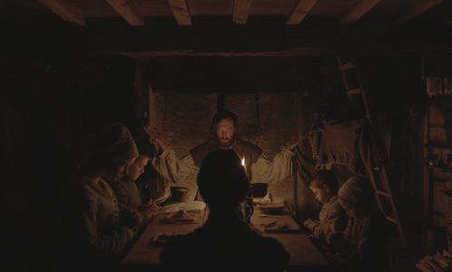 Kate Dickie, Ralph Ineson, Lucas Dawson, Harvey Scrimshaw, Ellie Grainger, and Anya Taylor-Joy in The Witch (2015)