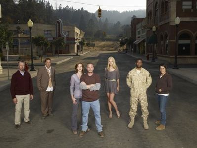 Alan Ruck, Jason Wiles, Tina Holmes, Sean O'Bryan, Kate Miner, Chadwick Boseman, and Daisy Betts in Persons Unknown (201